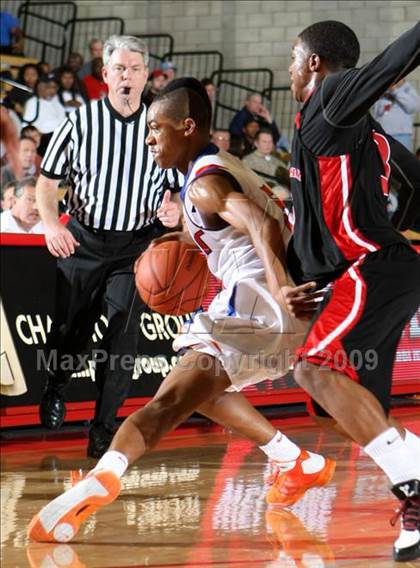 Thumbnail 2 in Rainier Beach vs. Westchester (Nike Extravaganza) photogallery.
