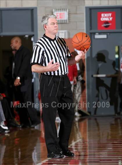Thumbnail 2 in Rainier Beach vs. Westchester (Nike Extravaganza) photogallery.