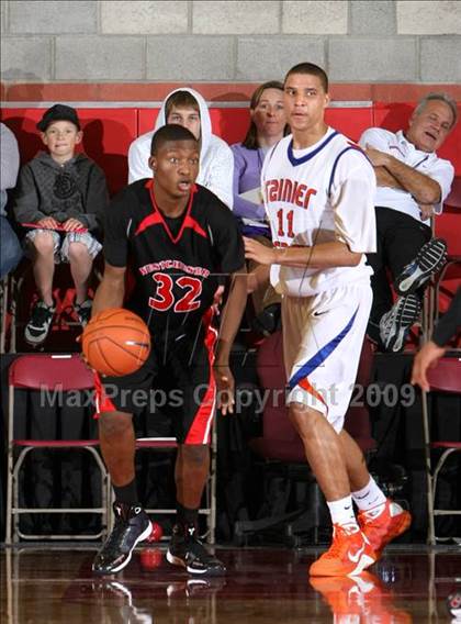 Thumbnail 2 in Rainier Beach vs. Westchester (Nike Extravaganza) photogallery.
