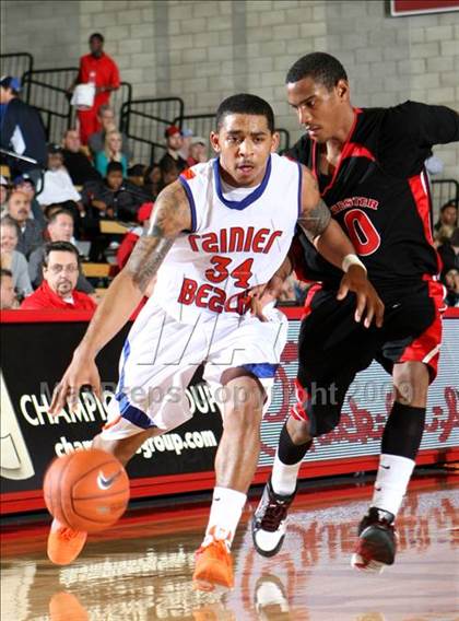 Thumbnail 1 in Rainier Beach vs. Westchester (Nike Extravaganza) photogallery.