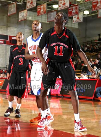 Thumbnail 1 in Rainier Beach vs. Westchester (Nike Extravaganza) photogallery.
