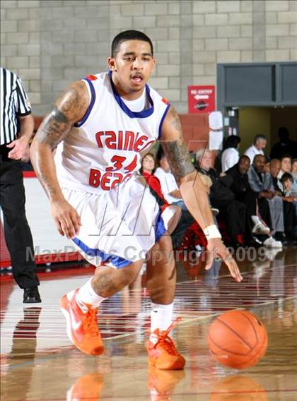 Thumbnail 2 in Rainier Beach vs. Westchester (Nike Extravaganza) photogallery.