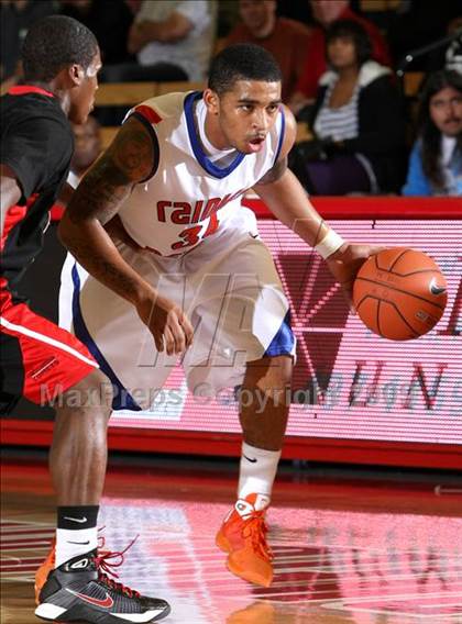 Thumbnail 3 in Rainier Beach vs. Westchester (Nike Extravaganza) photogallery.