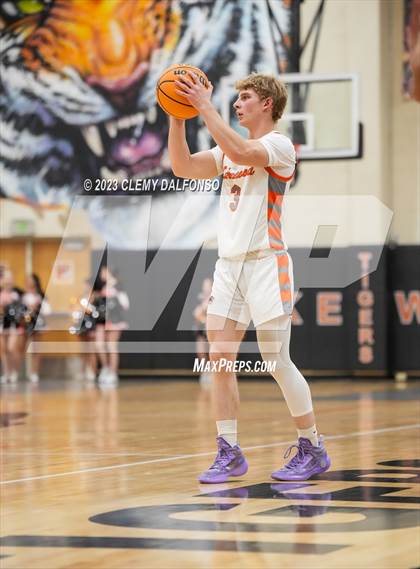 Thumbnail 3 in Hinkley @ Lakewood photogallery.