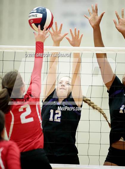 Thumbnail 1 in Carrolton Creekview vs Independence photogallery.