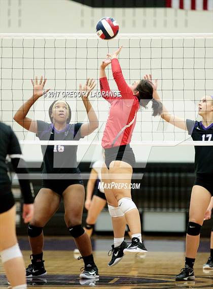 Thumbnail 3 in Carrolton Creekview vs Independence photogallery.