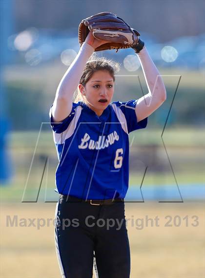 Thumbnail 1 in Ludlowe @ Brookfield photogallery.