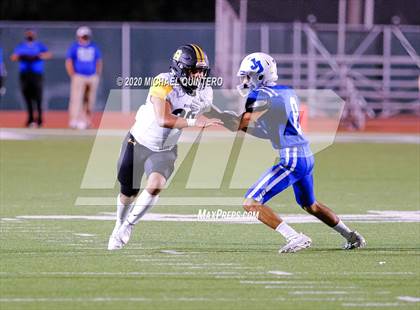 Thumbnail 2 in Jay vs. Brennan photogallery.