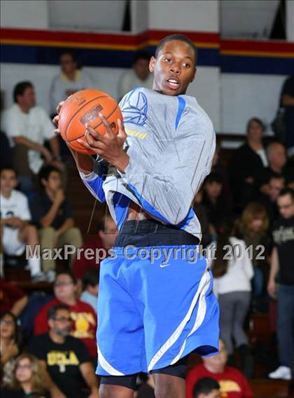 Thumbnail 2 in St. Bernard vs. Cantwell-Sacred Heart photogallery.
