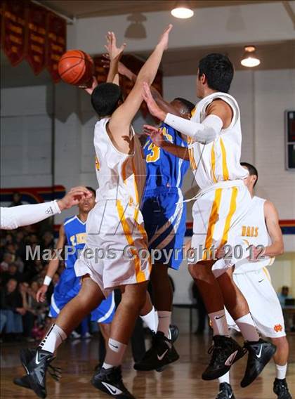 Thumbnail 3 in St. Bernard vs. Cantwell-Sacred Heart photogallery.
