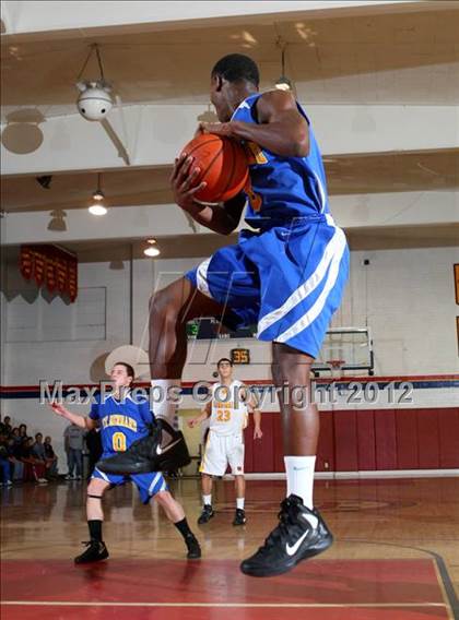 Thumbnail 3 in St. Bernard vs. Cantwell-Sacred Heart photogallery.