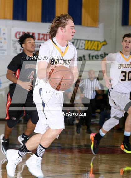 Thumbnail 2 in Salesian College Preparatory vs. Gridley (Gridley Invitational) photogallery.