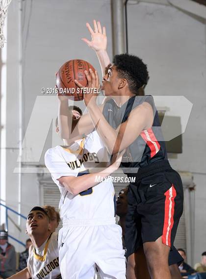Thumbnail 3 in Salesian College Preparatory vs. Gridley (Gridley Invitational) photogallery.