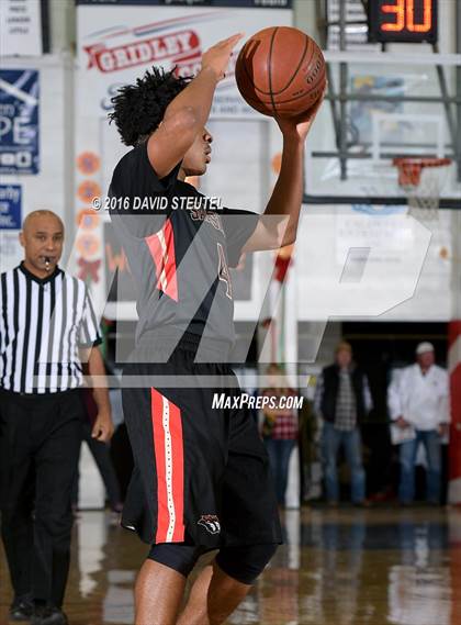Thumbnail 1 in Salesian College Preparatory vs. Gridley (Gridley Invitational) photogallery.