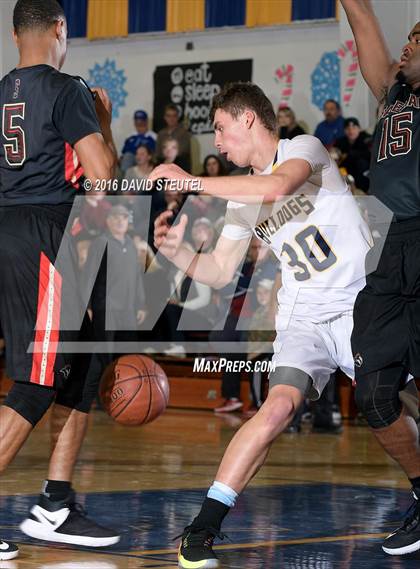 Thumbnail 2 in Salesian College Preparatory vs. Gridley (Gridley Invitational) photogallery.