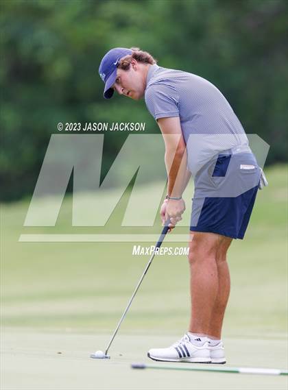 Thumbnail 3 in NCHSAA 4A Finals (Round 2) photogallery.