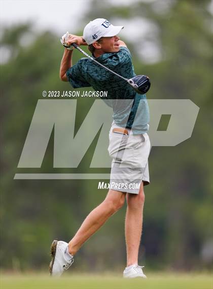 Thumbnail 1 in NCHSAA 4A Finals (Round 2) photogallery.