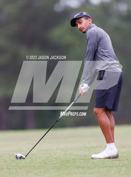 Thumbnail 2 in NCHSAA 4A Finals (Round 2) photogallery.