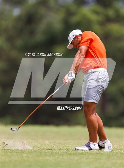 Thumbnail 1 in NCHSAA 4A Finals (Round 2) photogallery.