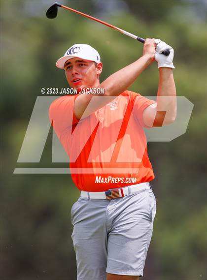 Thumbnail 1 in NCHSAA 4A Finals (Round 2) photogallery.