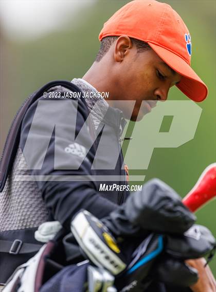 Thumbnail 3 in NCHSAA 4A Finals (Round 2) photogallery.