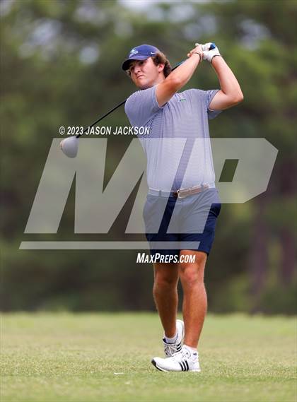 Thumbnail 1 in NCHSAA 4A Finals (Round 2) photogallery.