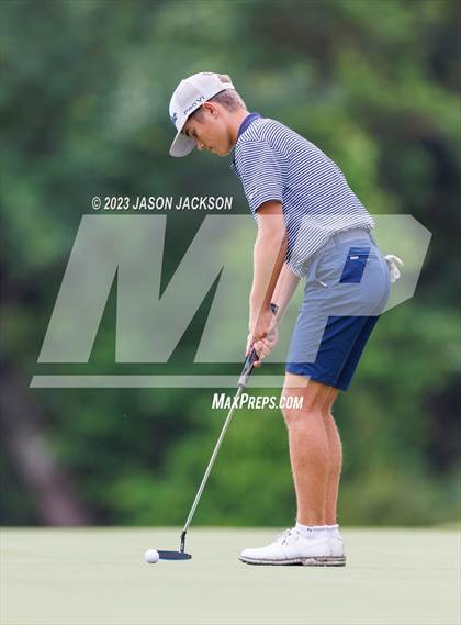 Thumbnail 1 in NCHSAA 4A Finals (Round 2) photogallery.