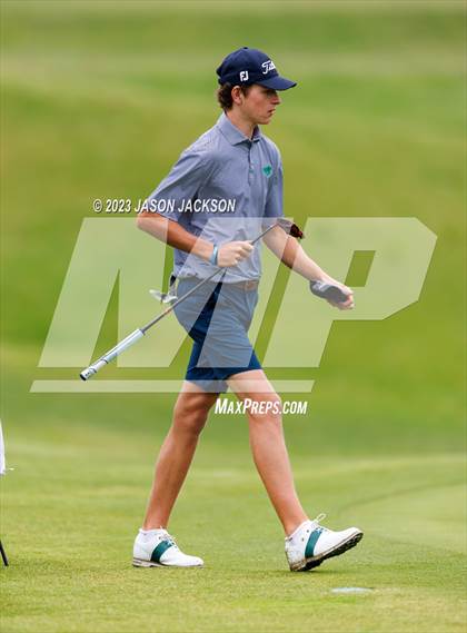 Thumbnail 1 in NCHSAA 4A Finals (Round 2) photogallery.