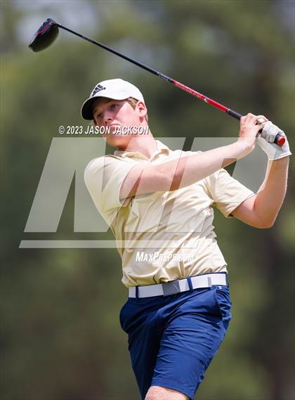 Thumbnail 2 in NCHSAA 4A Finals (Round 2) photogallery.