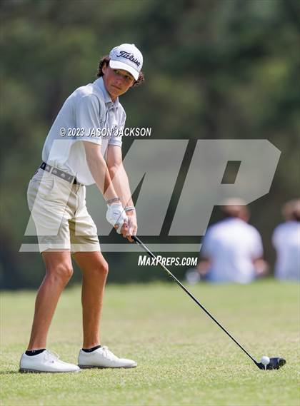 Thumbnail 1 in NCHSAA 4A Finals (Round 2) photogallery.