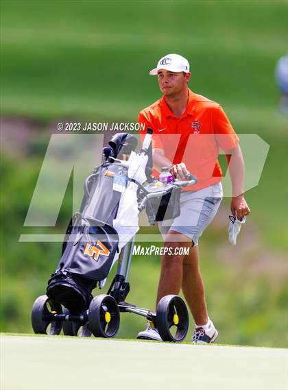 Thumbnail 3 in NCHSAA 4A Finals (Round 2) photogallery.