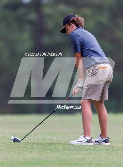 Thumbnail 1 in NCHSAA 4A Finals (Round 2) photogallery.