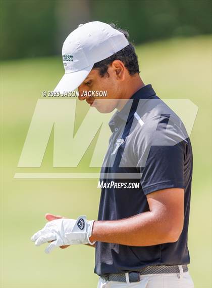 Thumbnail 1 in NCHSAA 4A Finals (Round 2) photogallery.