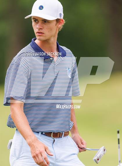 Thumbnail 1 in NCHSAA 4A Finals (Round 2) photogallery.