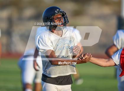 Thumbnail 1 in Mountainside vs Wickenburg (Scrimmage) photogallery.