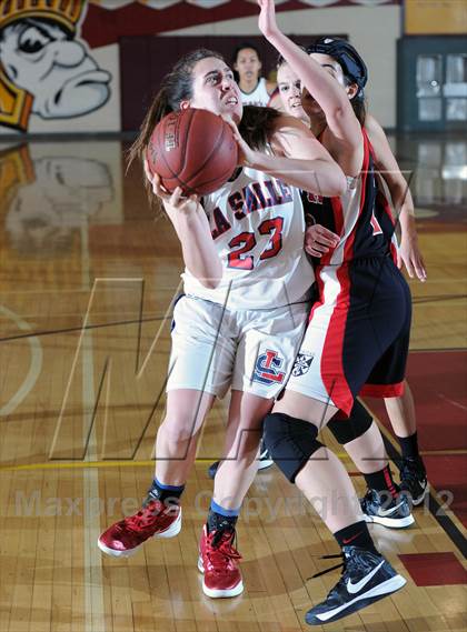 Thumbnail 3 in La Salle vs. Flintridge Sacred Heart (La Canada Tournament) photogallery.
