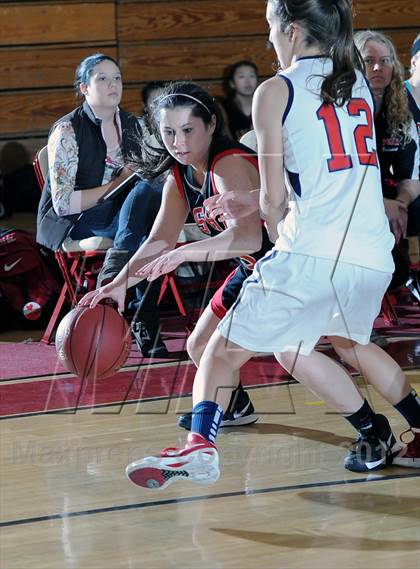 Thumbnail 3 in La Salle vs. Flintridge Sacred Heart (La Canada Tournament) photogallery.