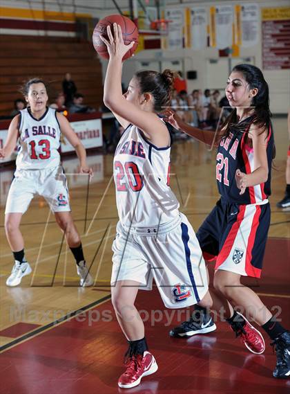 Thumbnail 2 in La Salle vs. Flintridge Sacred Heart (La Canada Tournament) photogallery.