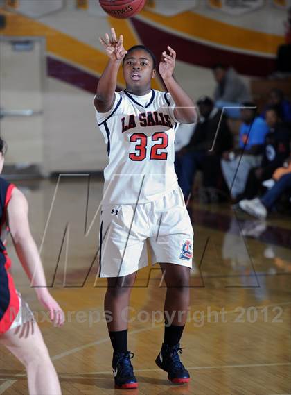Thumbnail 3 in La Salle vs. Flintridge Sacred Heart (La Canada Tournament) photogallery.