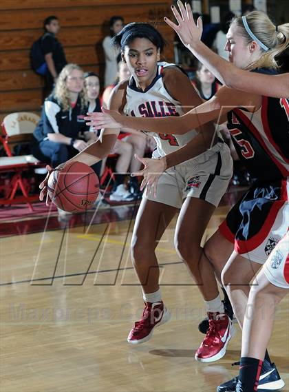Thumbnail 1 in La Salle vs. Flintridge Sacred Heart (La Canada Tournament) photogallery.