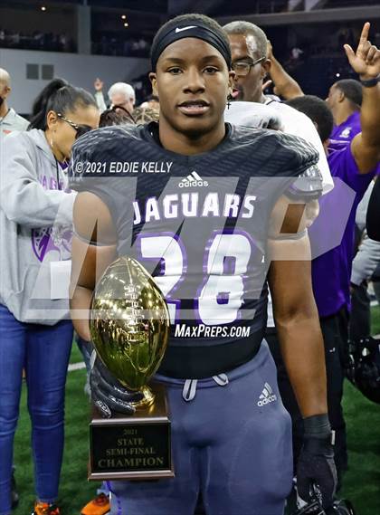 Thumbnail 1 in Chapel Hill vs. LBJ Austin (UIL 4A D1 Semifinal Playoff) photogallery.
