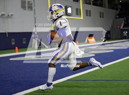 Thumbnail 1 in Chapel Hill vs. LBJ Austin (UIL 4A D1 Semifinal Playoff) photogallery.