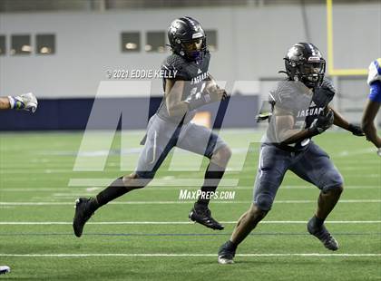 Thumbnail 1 in Chapel Hill vs. LBJ Austin (UIL 4A D1 Semifinal Playoff) photogallery.