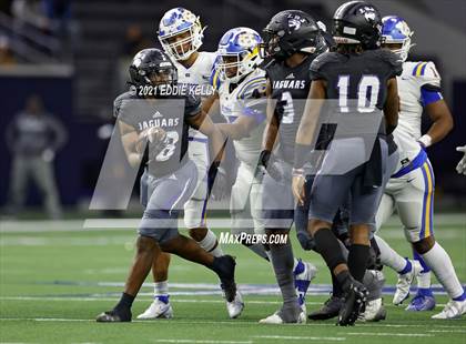 Thumbnail 2 in Chapel Hill vs. LBJ Austin (UIL 4A D1 Semifinal Playoff) photogallery.