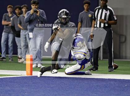 Thumbnail 1 in Chapel Hill vs. LBJ Austin (UIL 4A D1 Semifinal Playoff) photogallery.