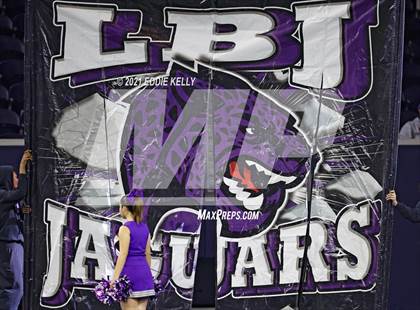 Thumbnail 1 in Chapel Hill vs. LBJ Austin (UIL 4A D1 Semifinal Playoff) photogallery.