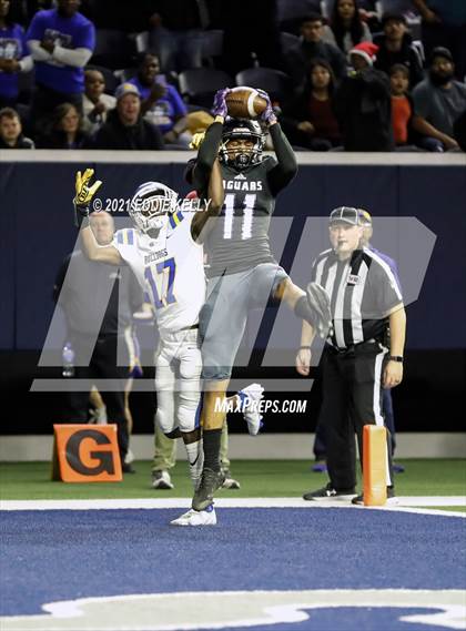 Thumbnail 2 in Chapel Hill vs. LBJ Austin (UIL 4A D1 Semifinal Playoff) photogallery.
