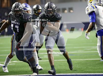 Thumbnail 1 in Chapel Hill vs. LBJ Austin (UIL 4A D1 Semifinal Playoff) photogallery.