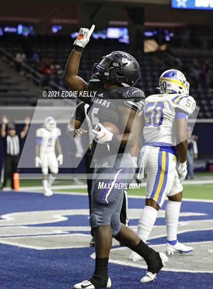 Thumbnail 1 in Chapel Hill vs. LBJ Austin (UIL 4A D1 Semifinal Playoff) photogallery.
