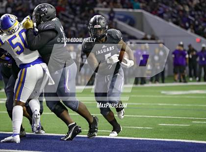 Thumbnail 2 in Chapel Hill vs. LBJ Austin (UIL 4A D1 Semifinal Playoff) photogallery.